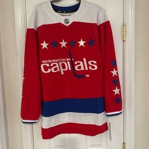 Washington Capitals Adidas hockey jersey size 46 NWT